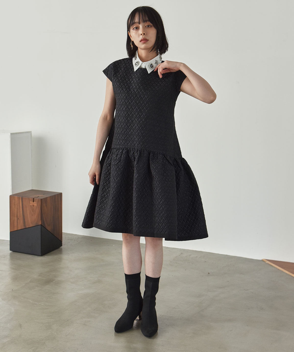 bijou A false collar