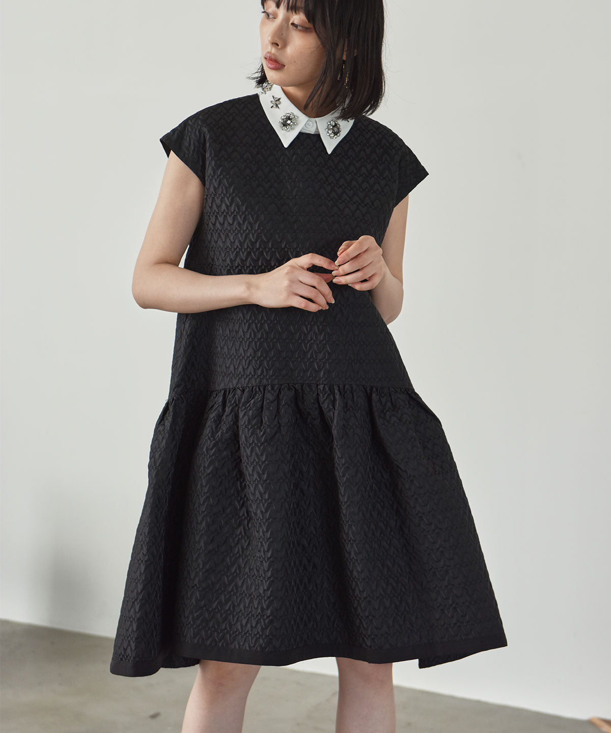 bijou A false collar