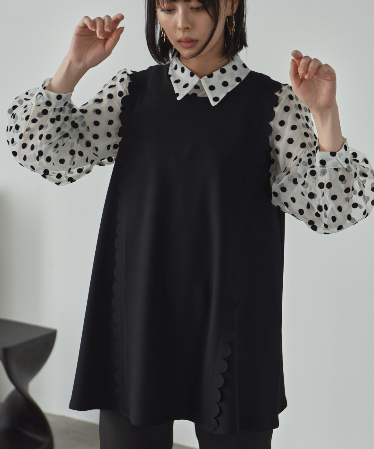 side scalloped vest