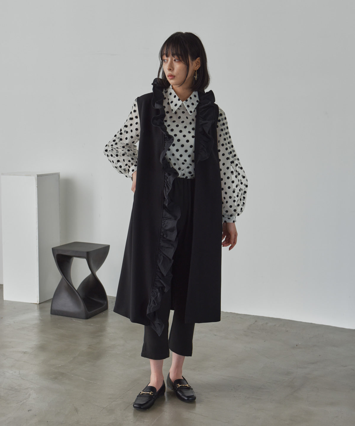 placket frill long gilet