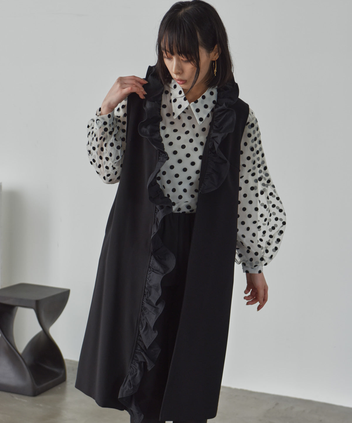 placket frill long gilet