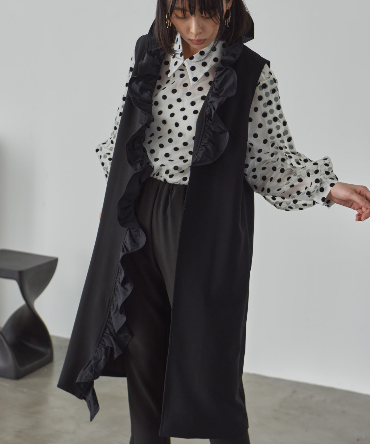 placket frill long gilet