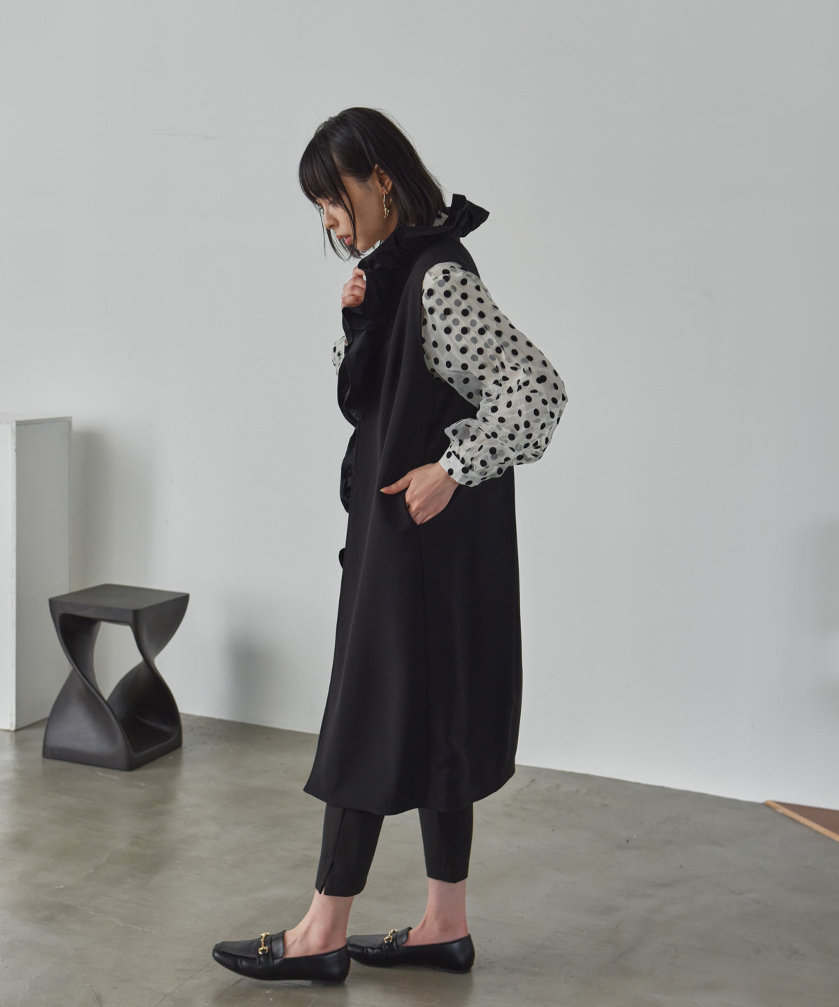 placket frill long gilet