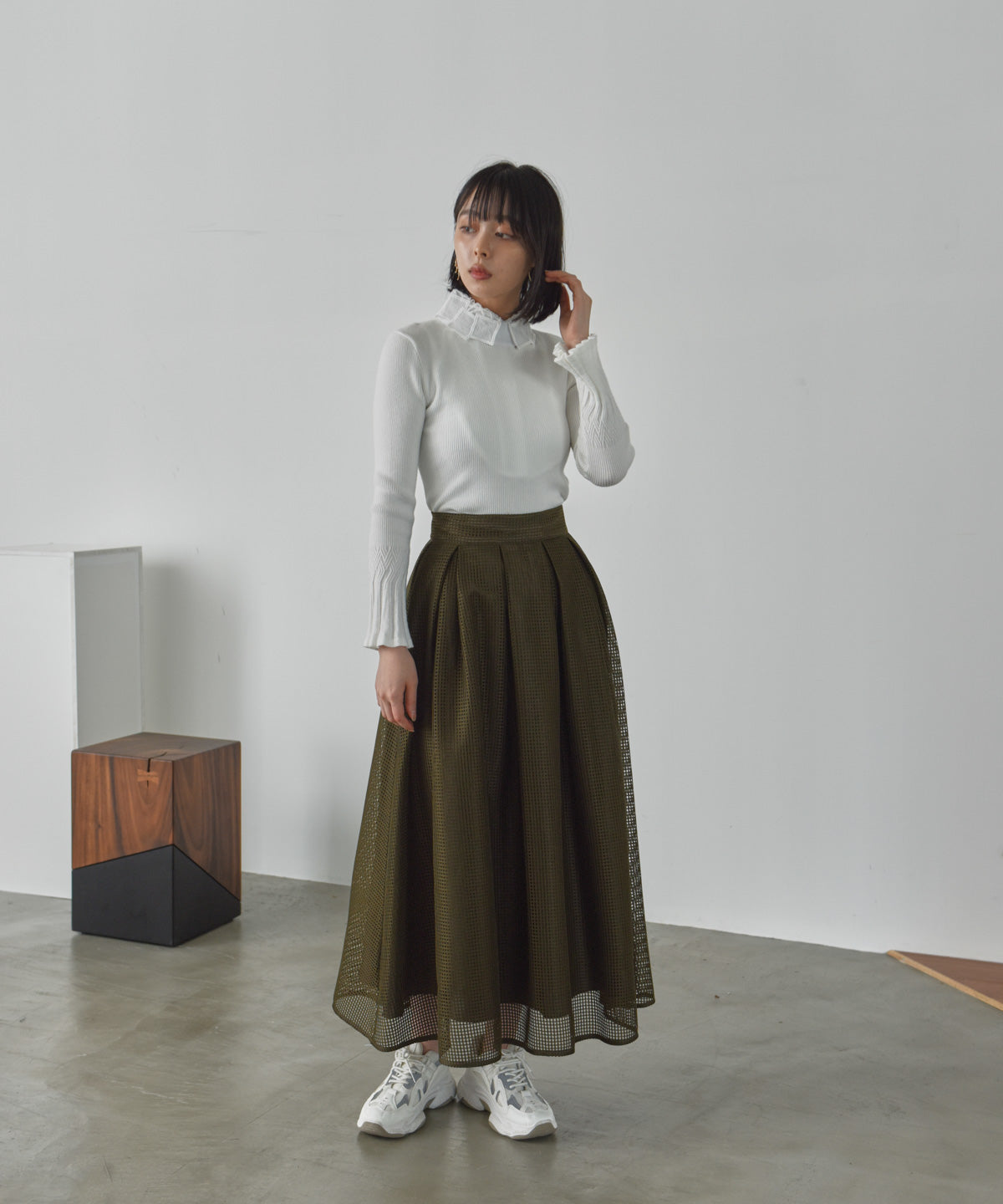 square pattern false collar