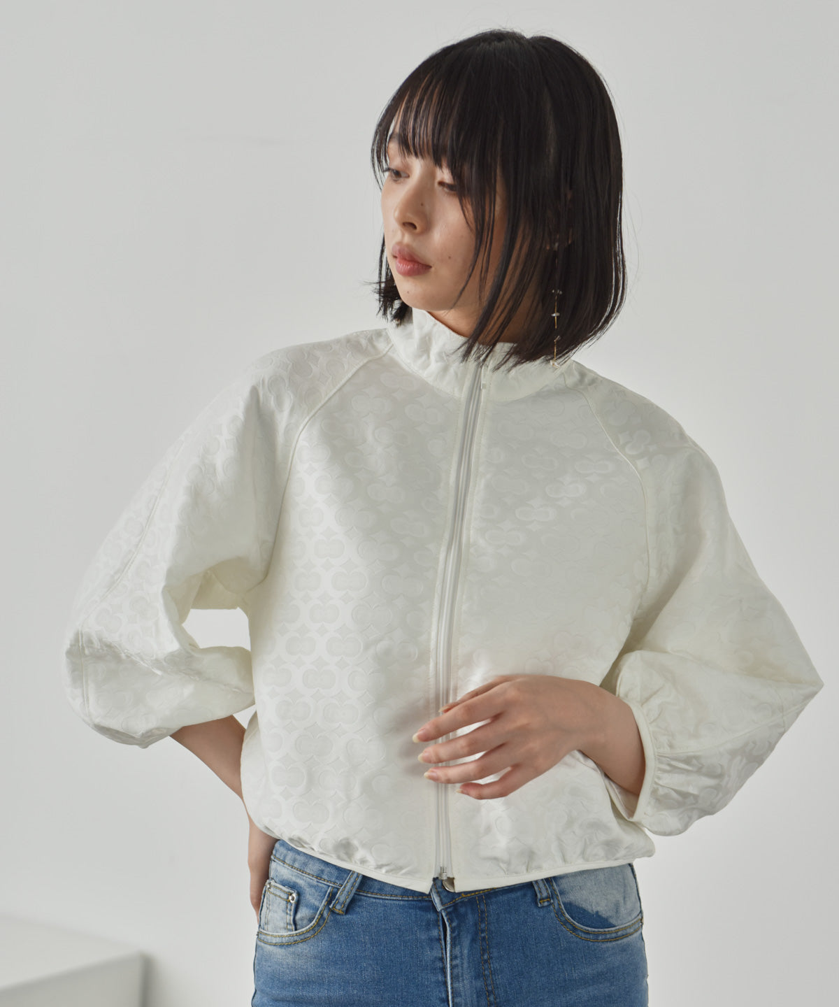 voluminous sleeve jacquard blouson