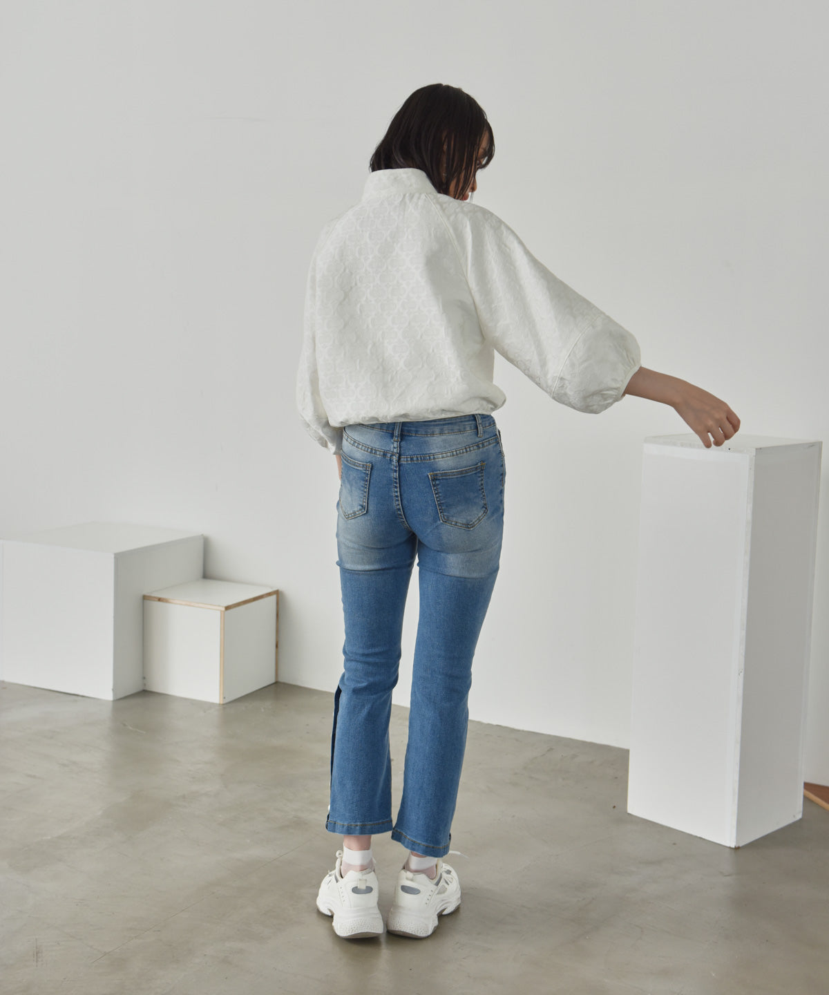 voluminous sleeve jacquard blouson