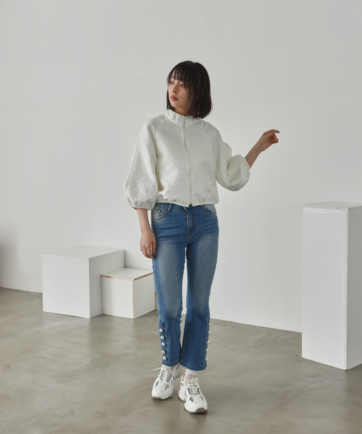 voluminous sleeve jacquard blouson