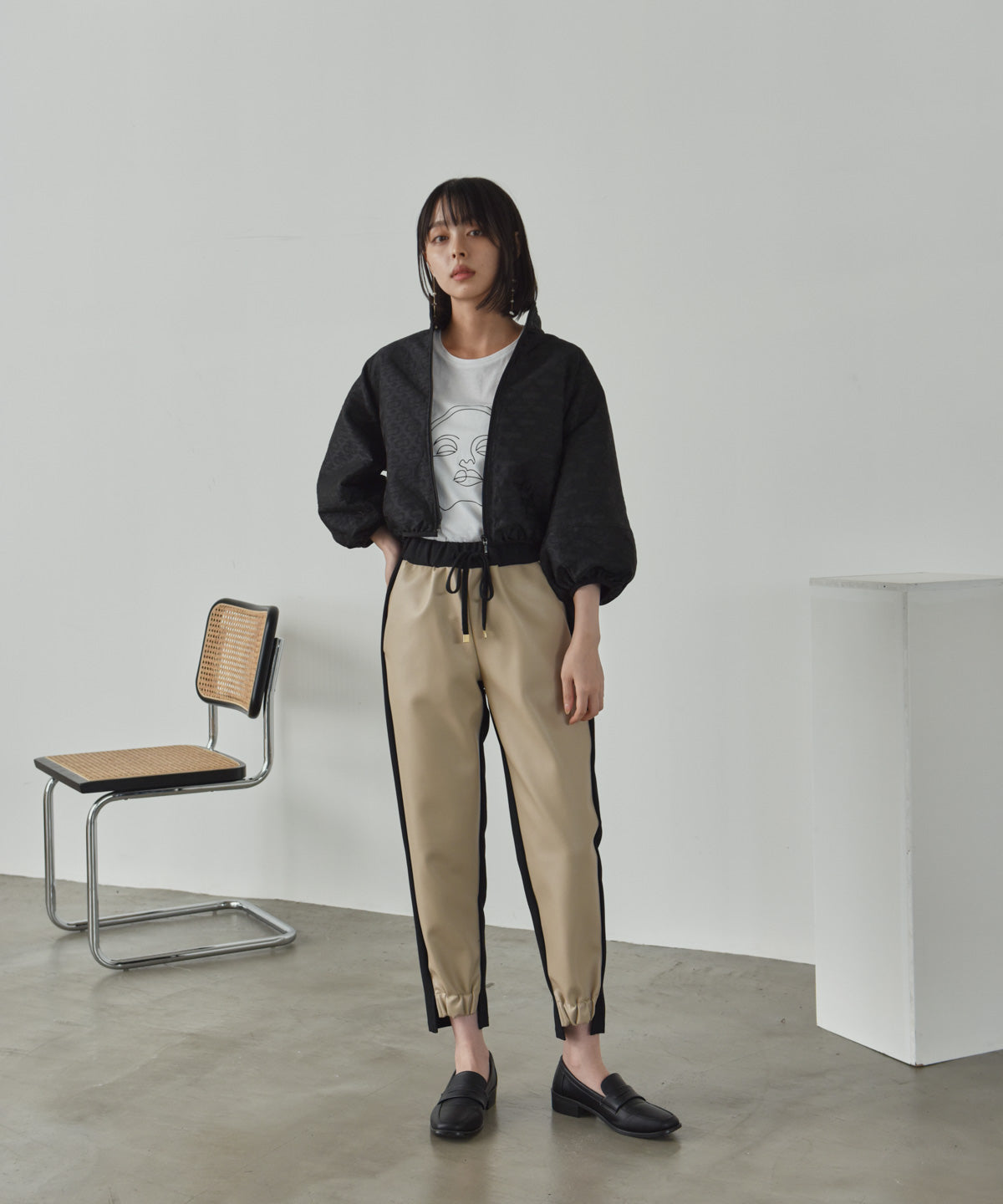 voluminous sleeve jacquard blouson