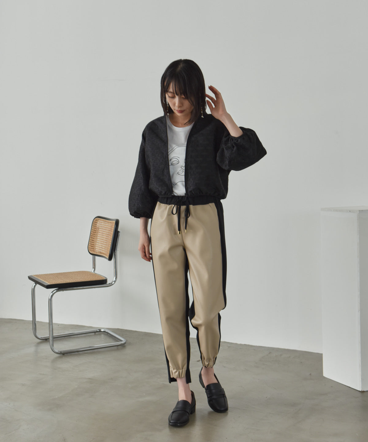 voluminous sleeve jacquard blouson