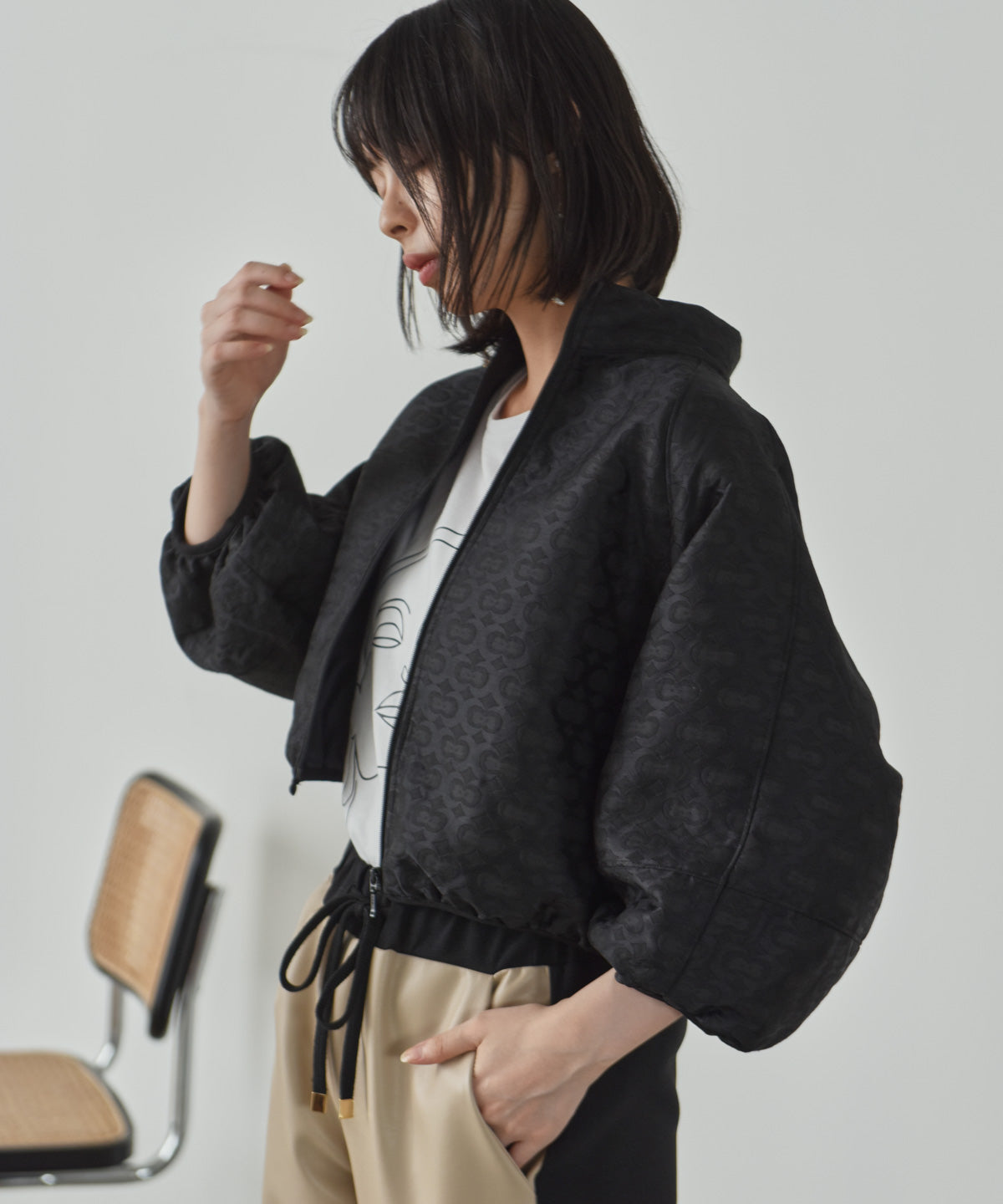 voluminous sleeve jacquard blouson