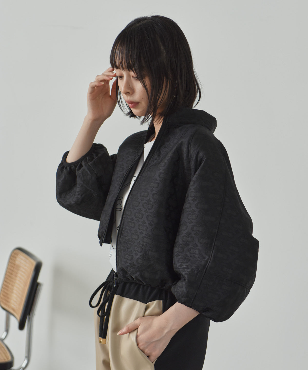 voluminous sleeve jacquard blouson