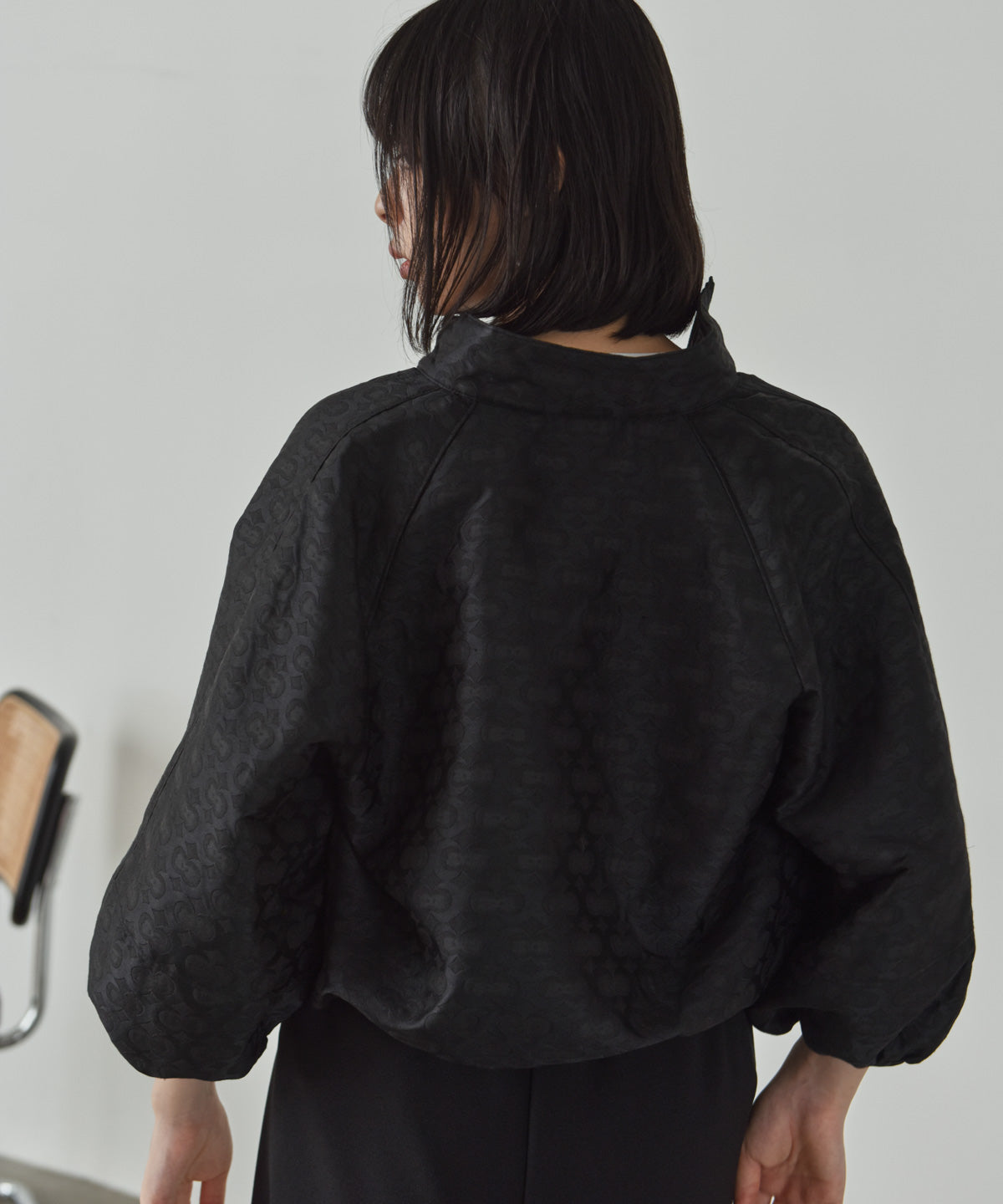 voluminous sleeve jacquard blouson