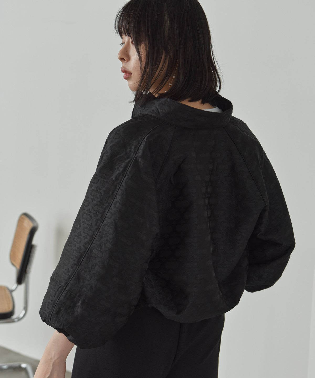 voluminous sleeve jacquard blouson