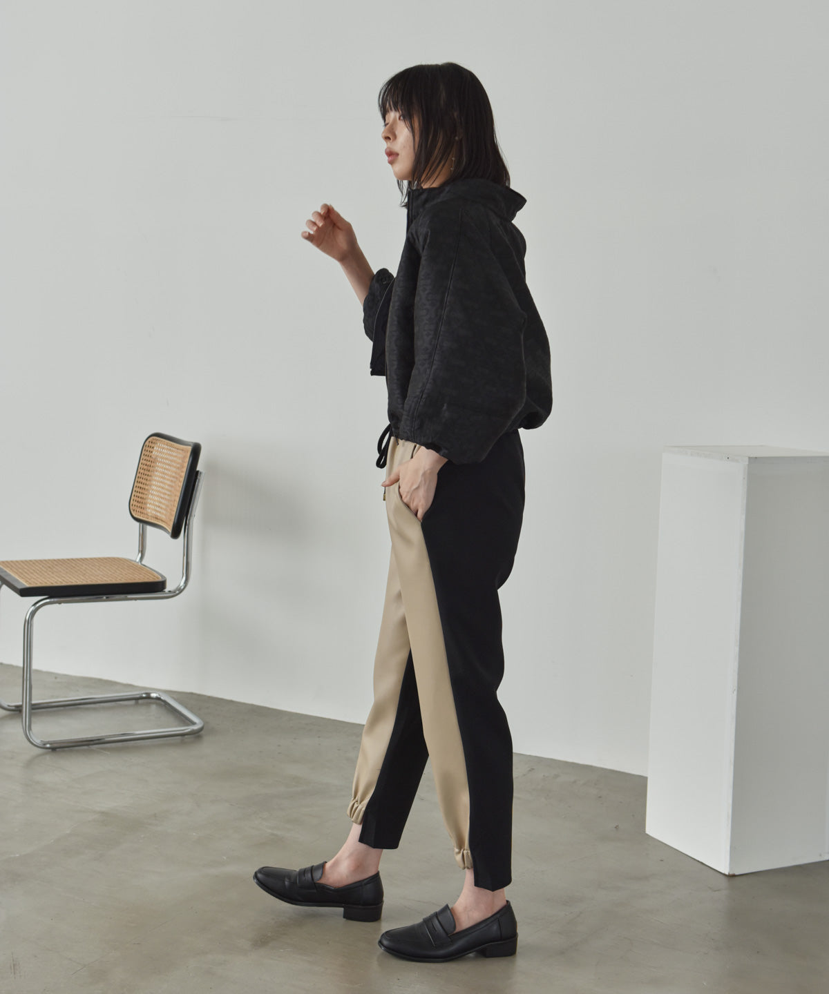 voluminous sleeve jacquard blouson