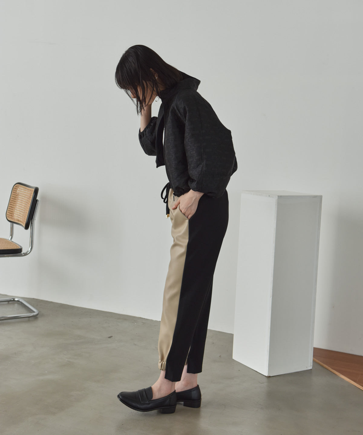 voluminous sleeve jacquard blouson