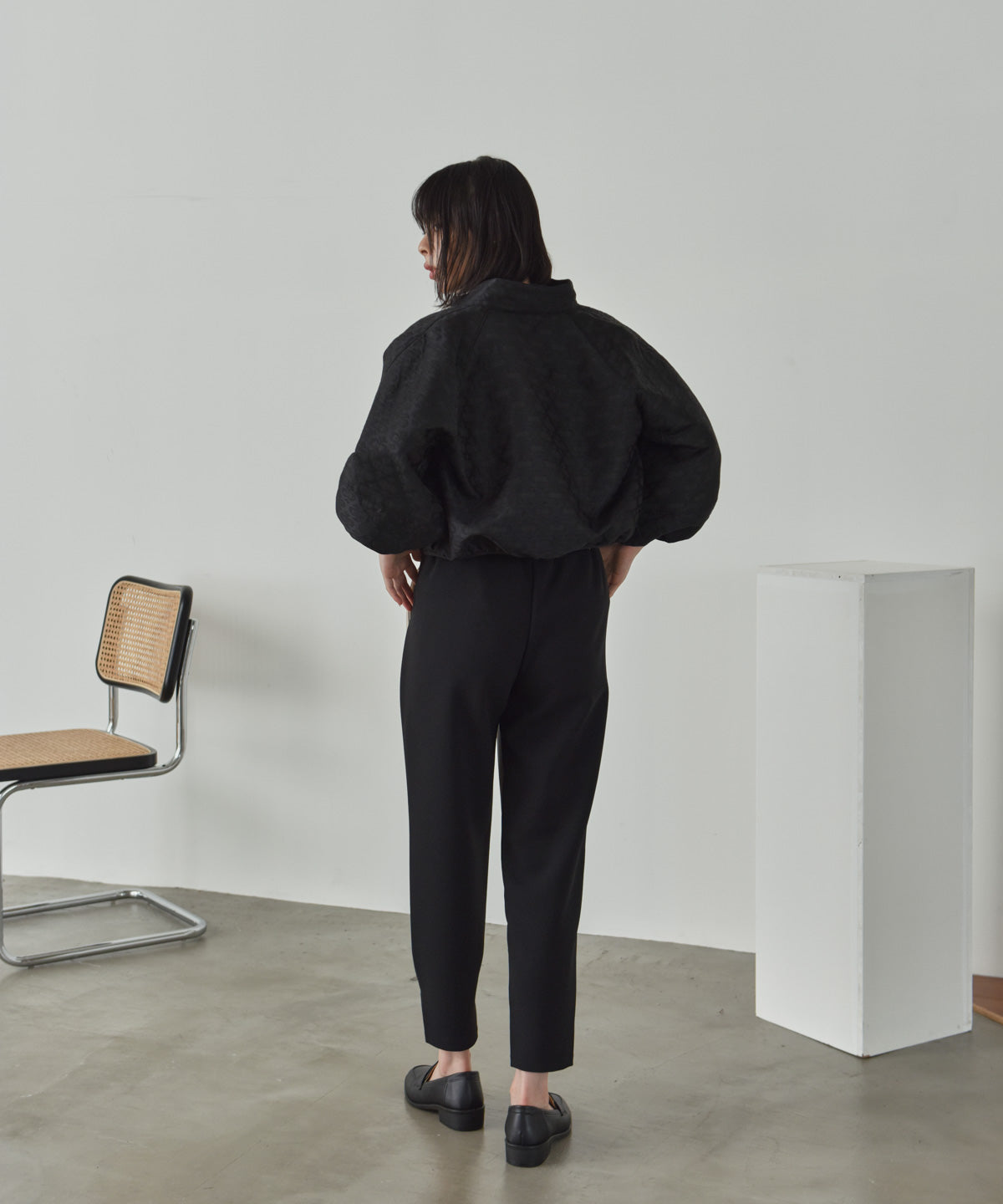 voluminous sleeve jacquard blouson