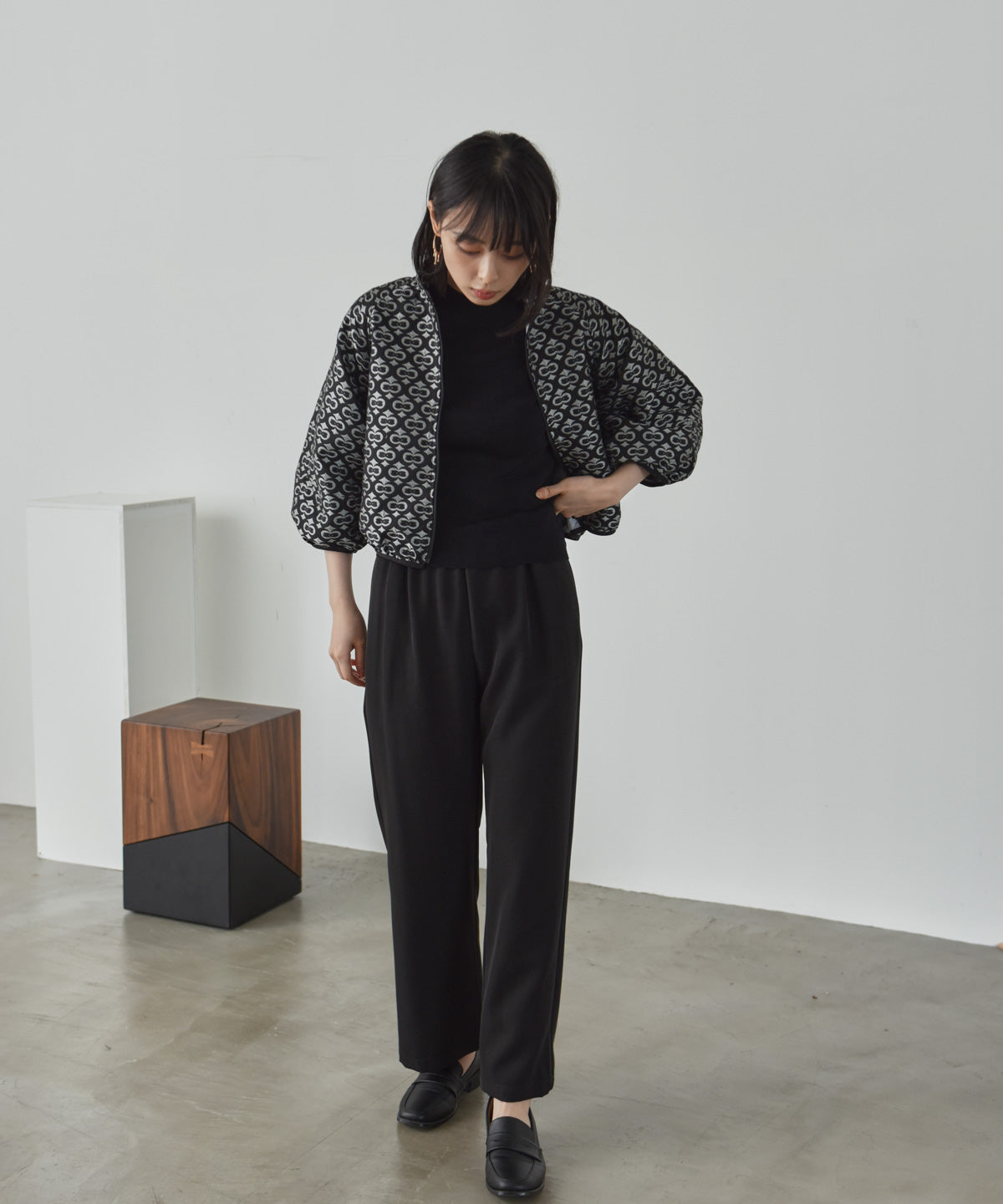 voluminous sleeve jacquard blouson