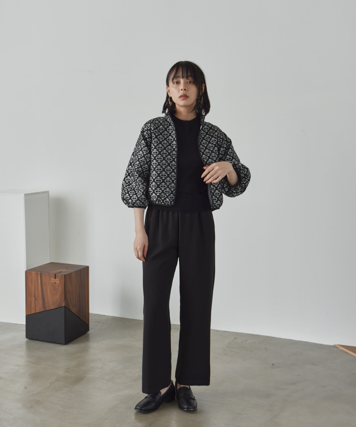 voluminous sleeve jacquard blouson