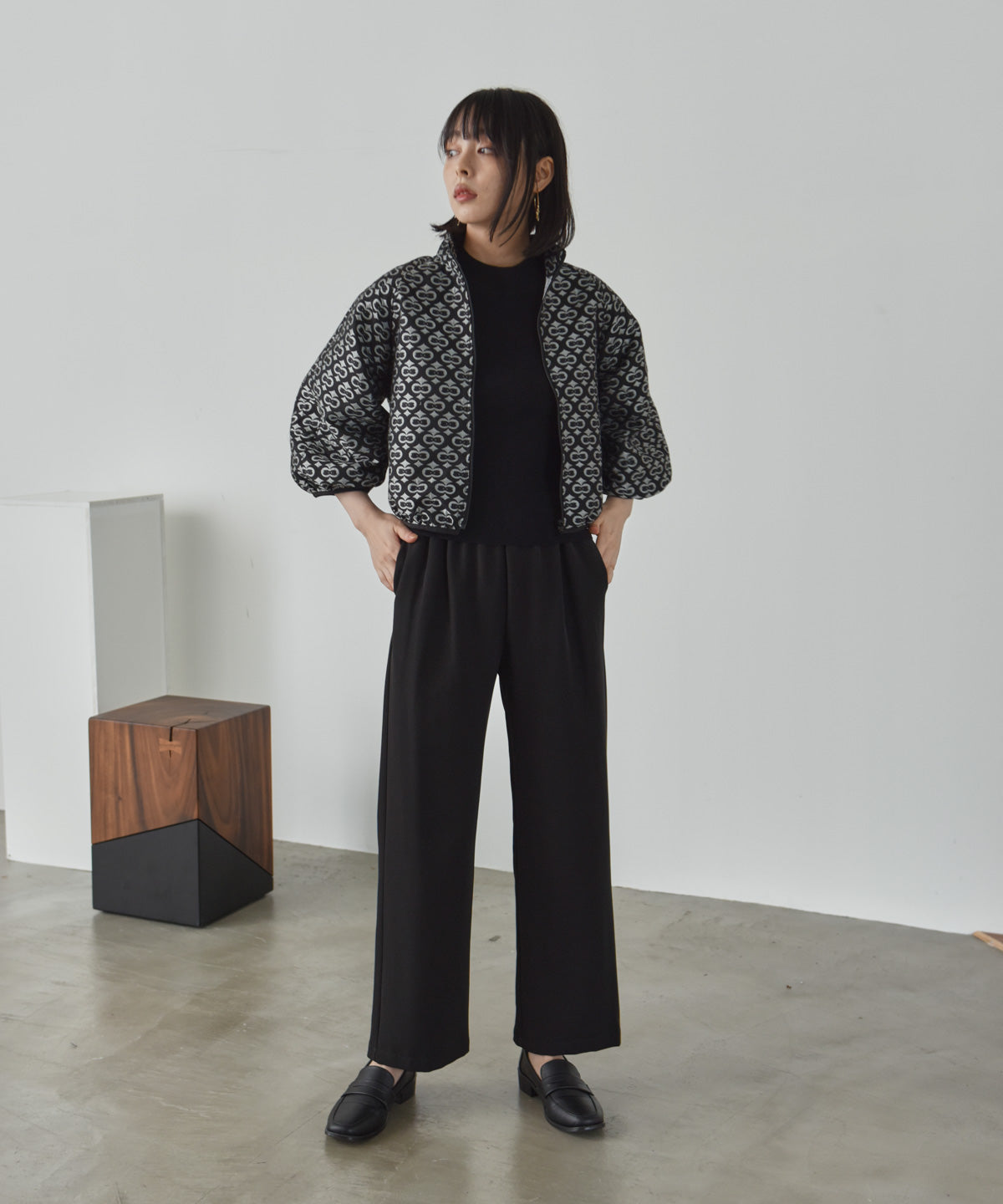 voluminous sleeve jacquard blouson