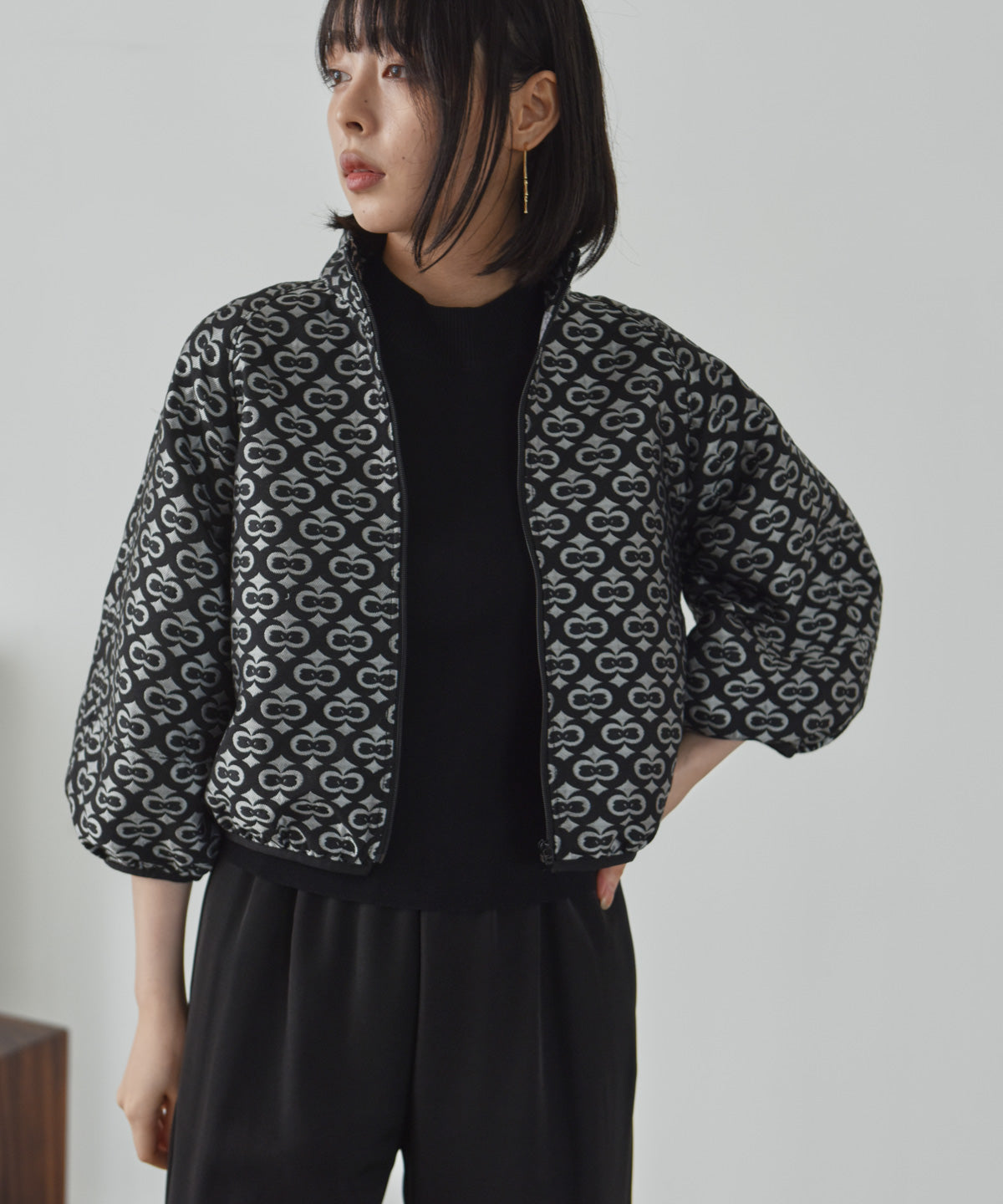 voluminous sleeve jacquard blouson