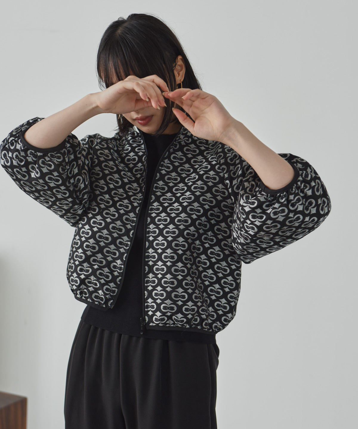 voluminous sleeve jacquard blouson