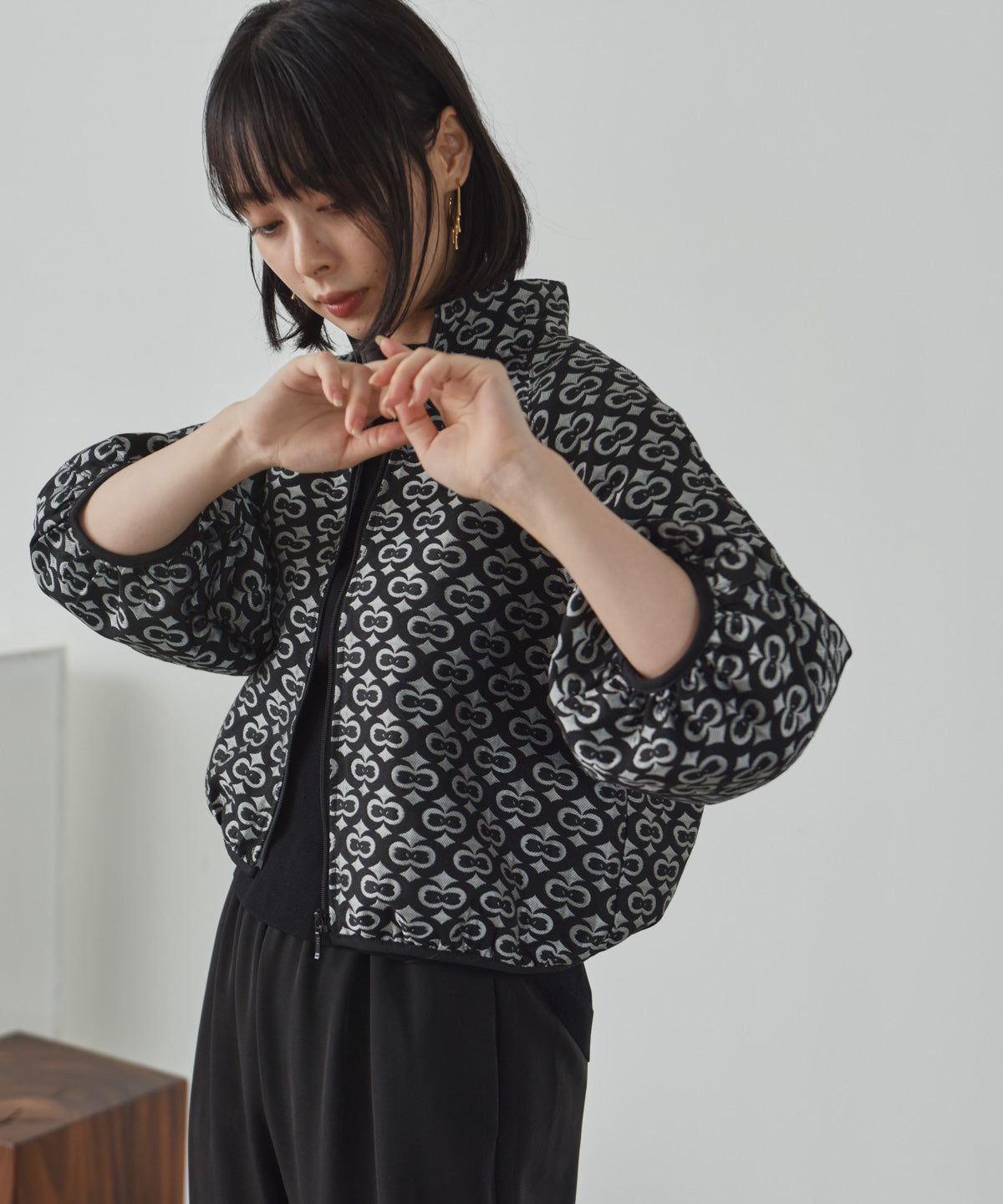 voluminous sleeve jacquard blouson