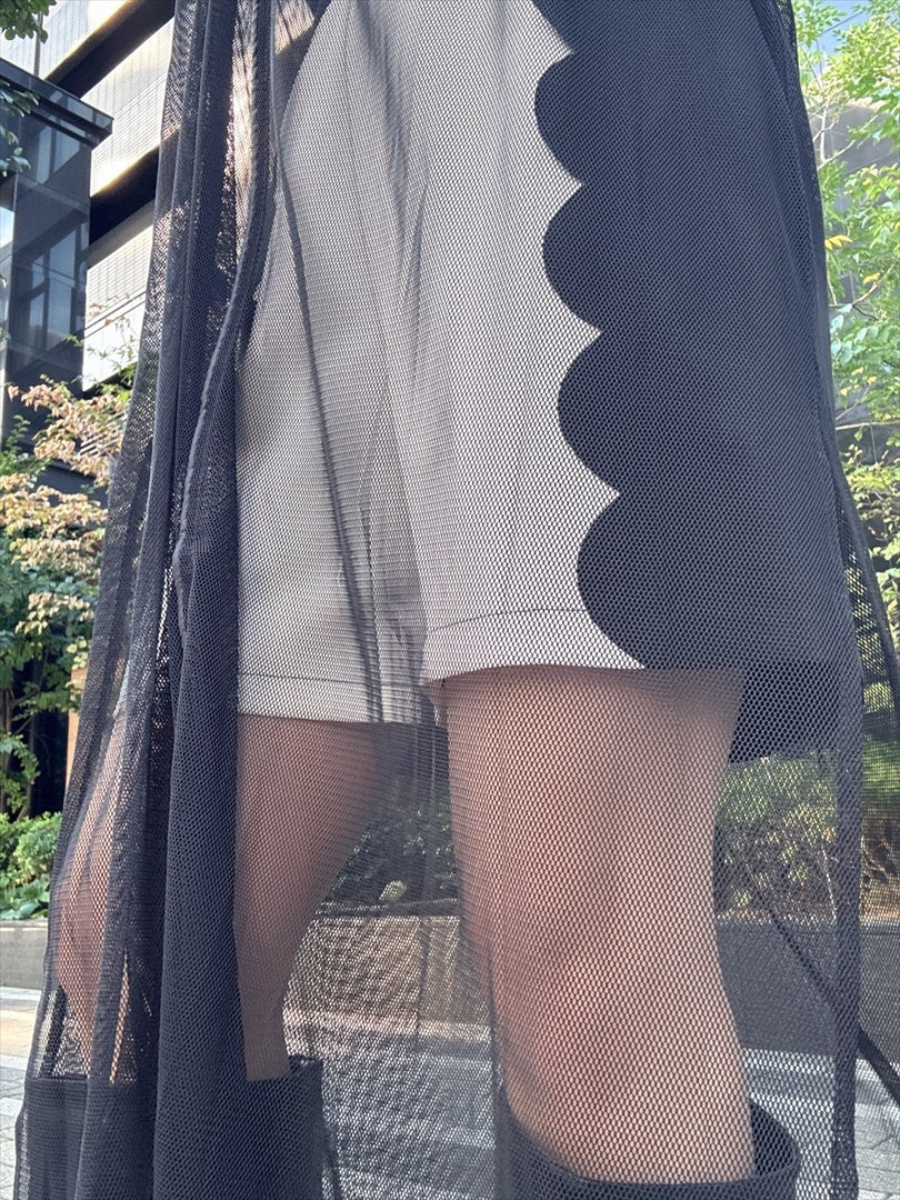 color scheme scalloped shorts