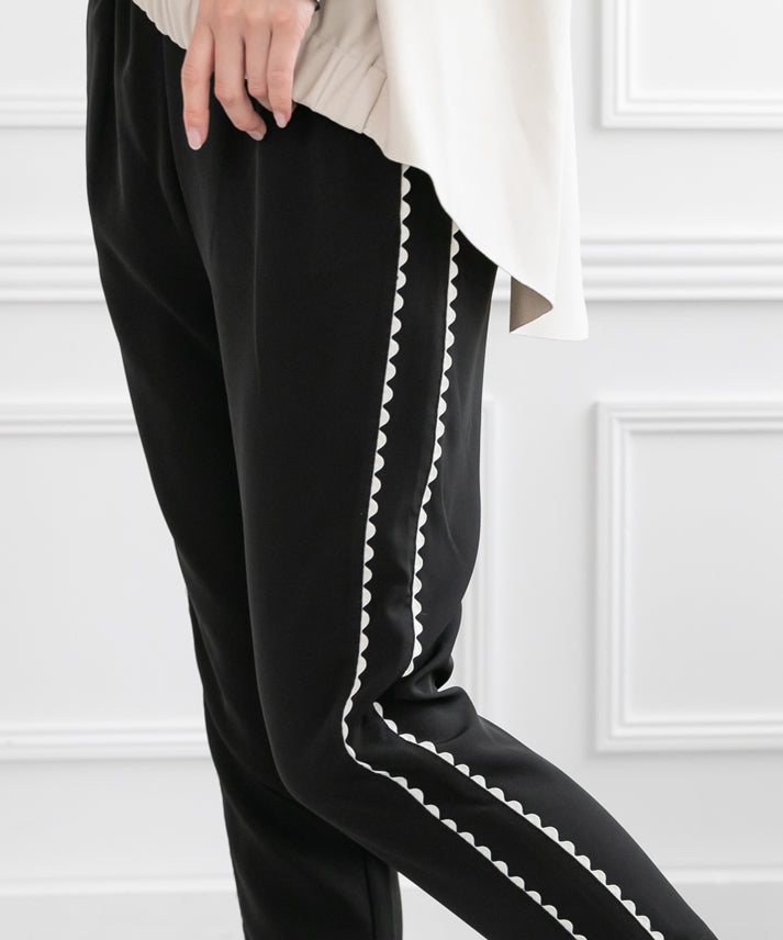 side petit scalloped pants