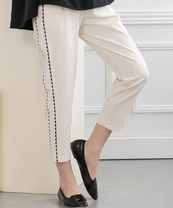 side petit scalloped pants