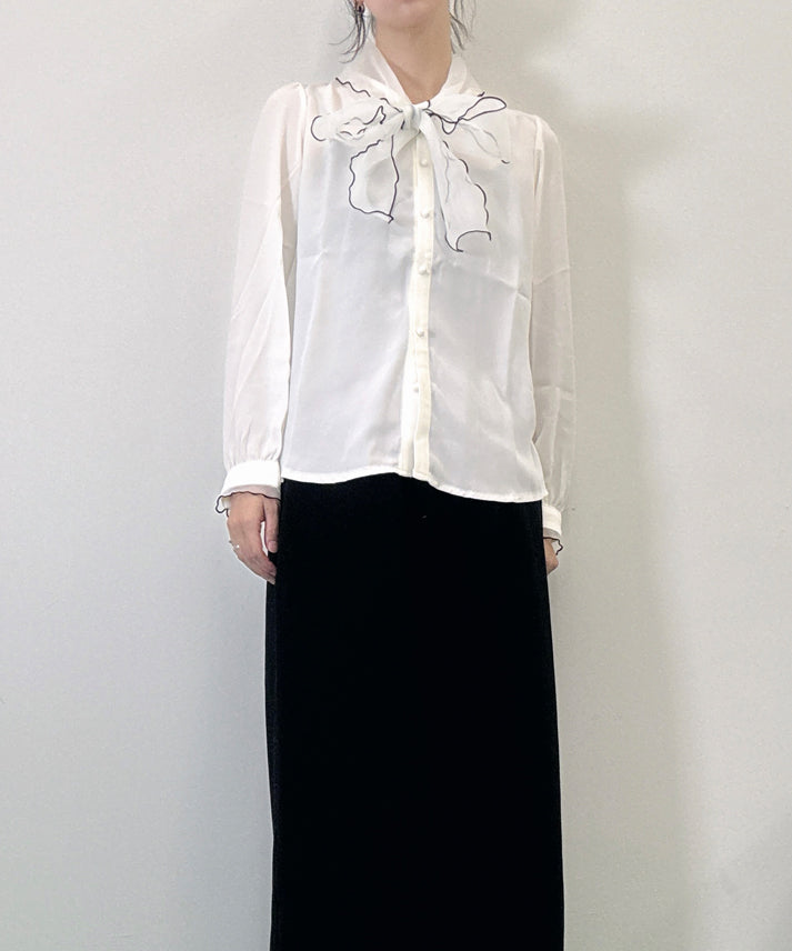 bicolor piping ribbon blouse