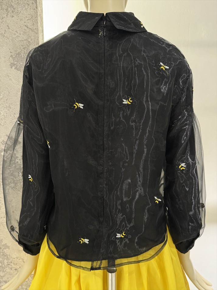 bee pattern blouse