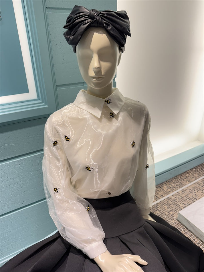 bee pattern blouse