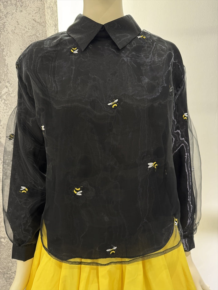 bee pattern blouse