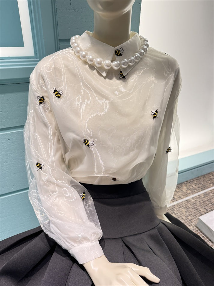 bee pattern blouse