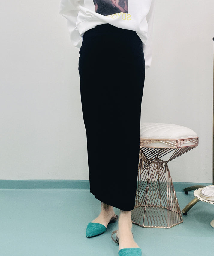 back slit skirt