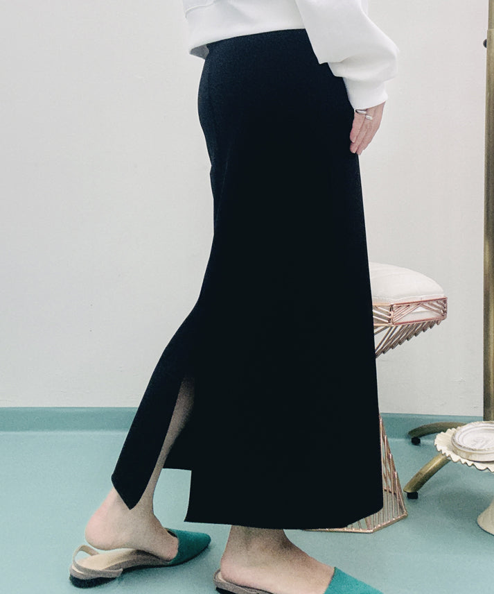 back slit skirt