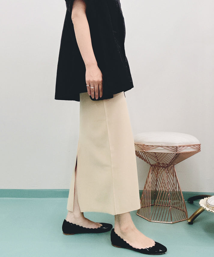 back slit skirt