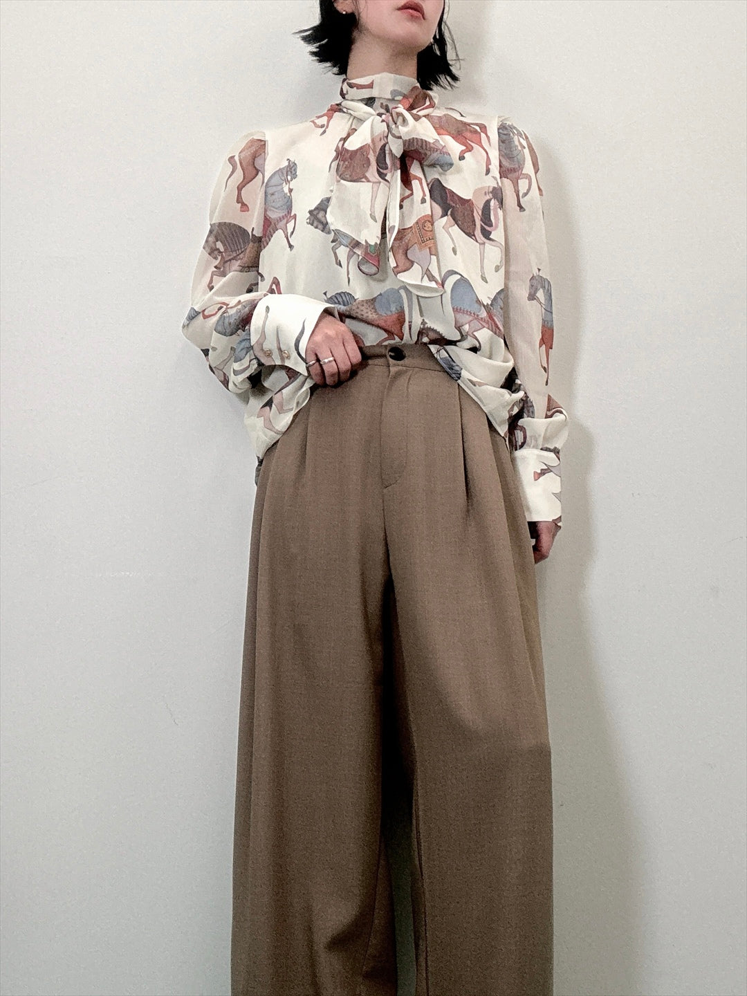 horse pattern bow tie blouse