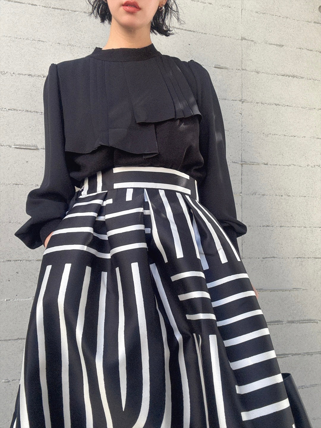 sleeve chiffon back zip knit