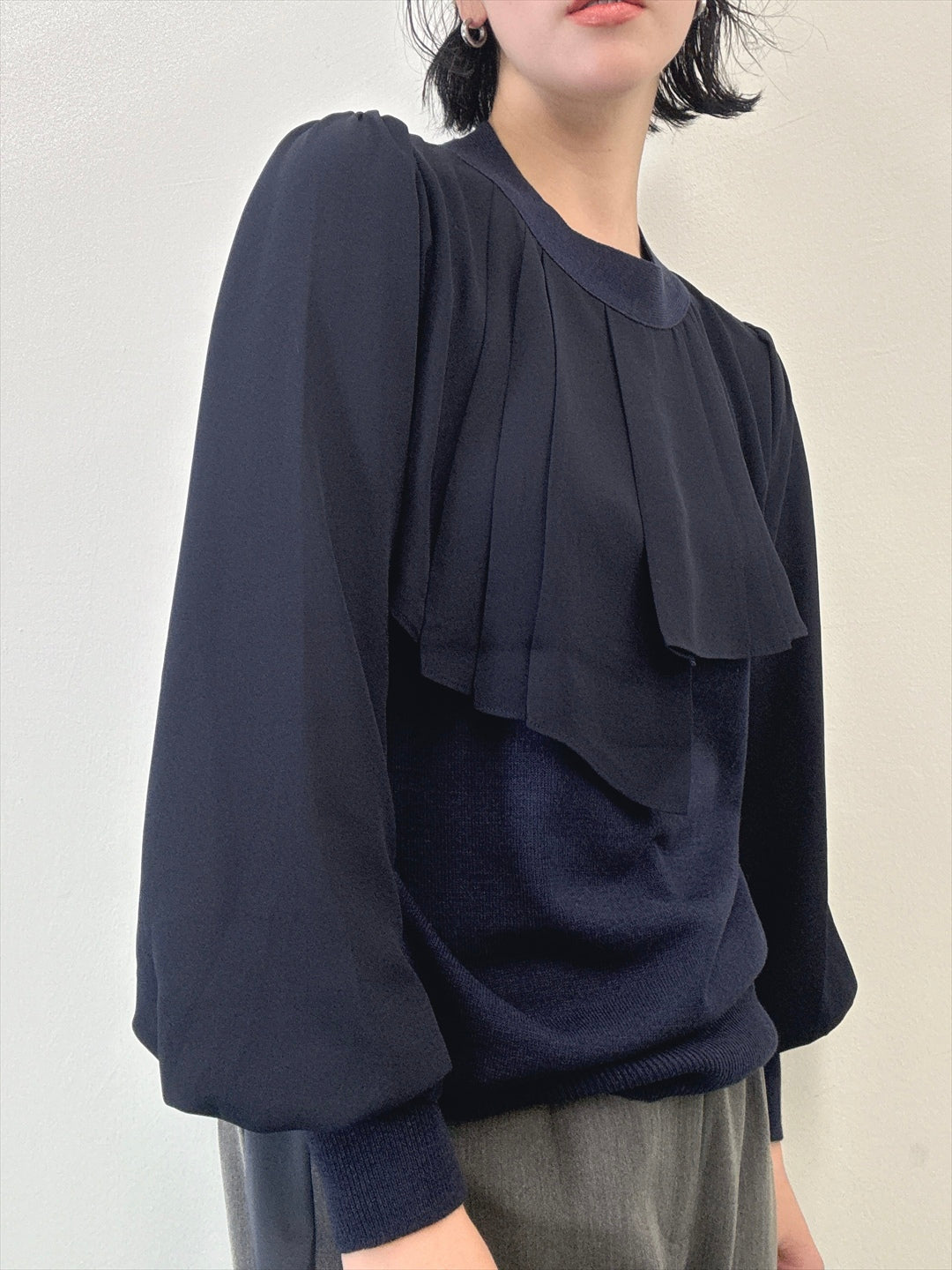 sleeve chiffon back zip knit