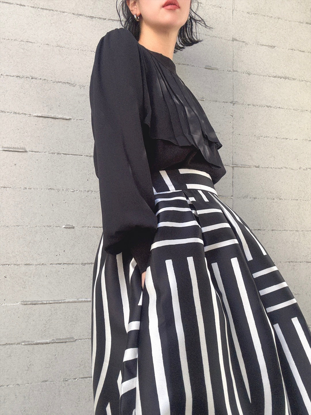 sleeve chiffon back zip knit