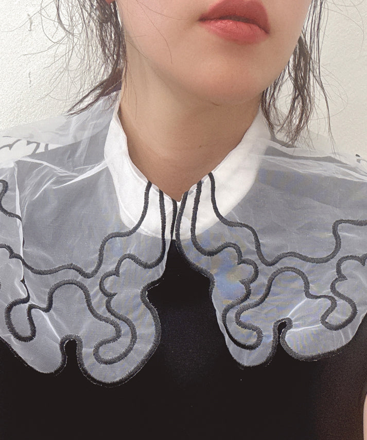 wavy line embroidery false collar