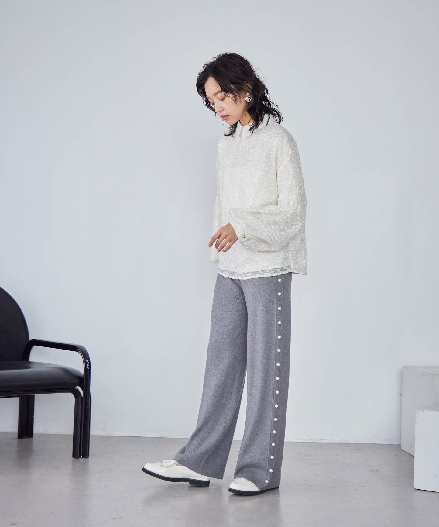 knit pants with side pearls