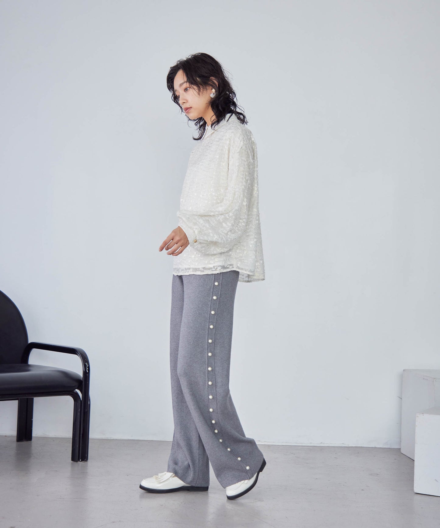 knit pants with side pearls