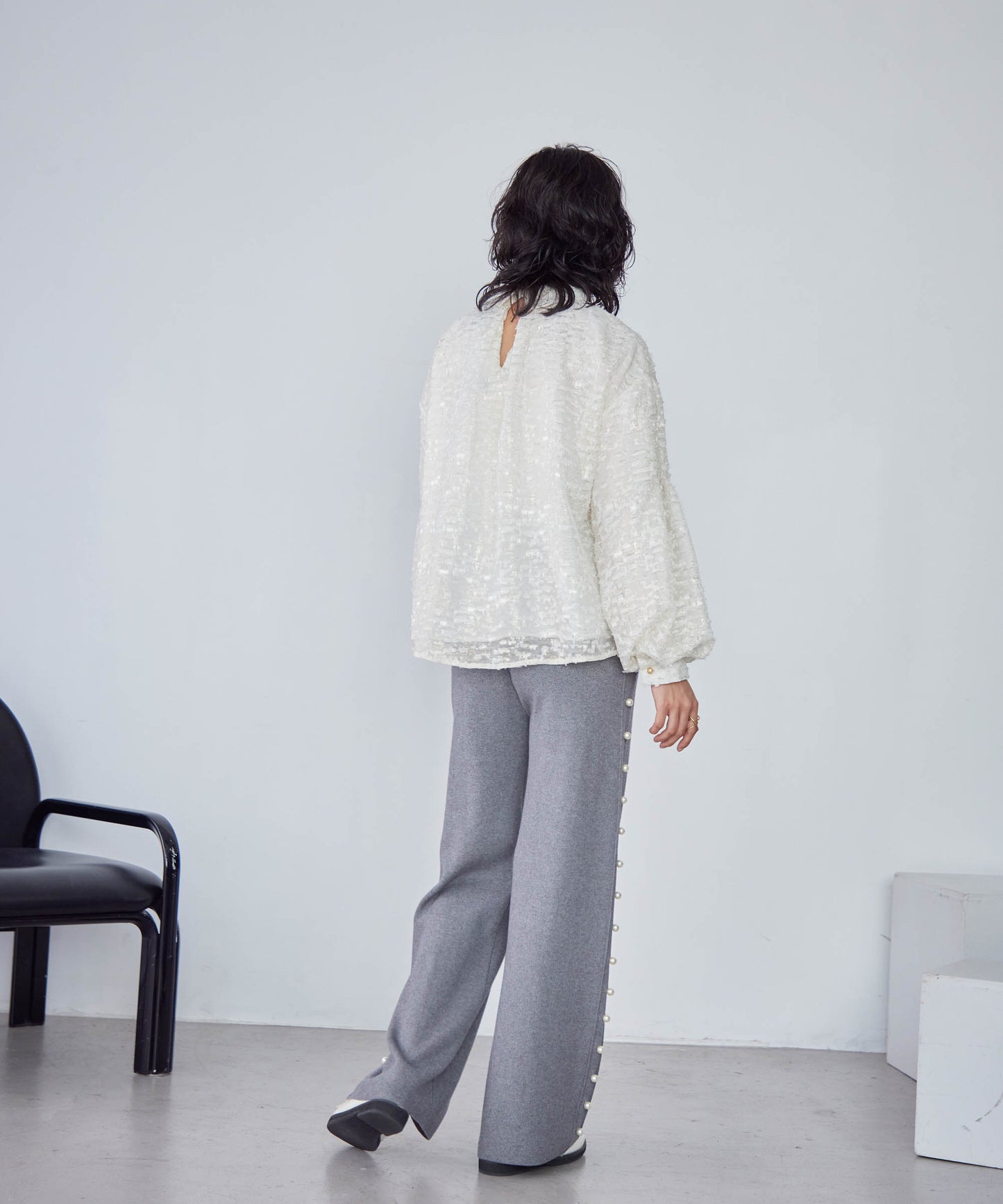 knit pants with side pearls