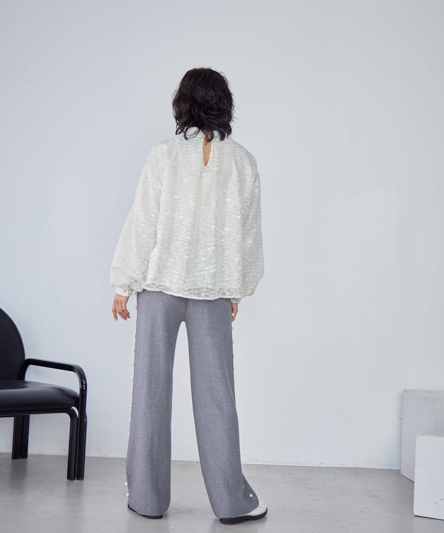 knit pants with side pearls