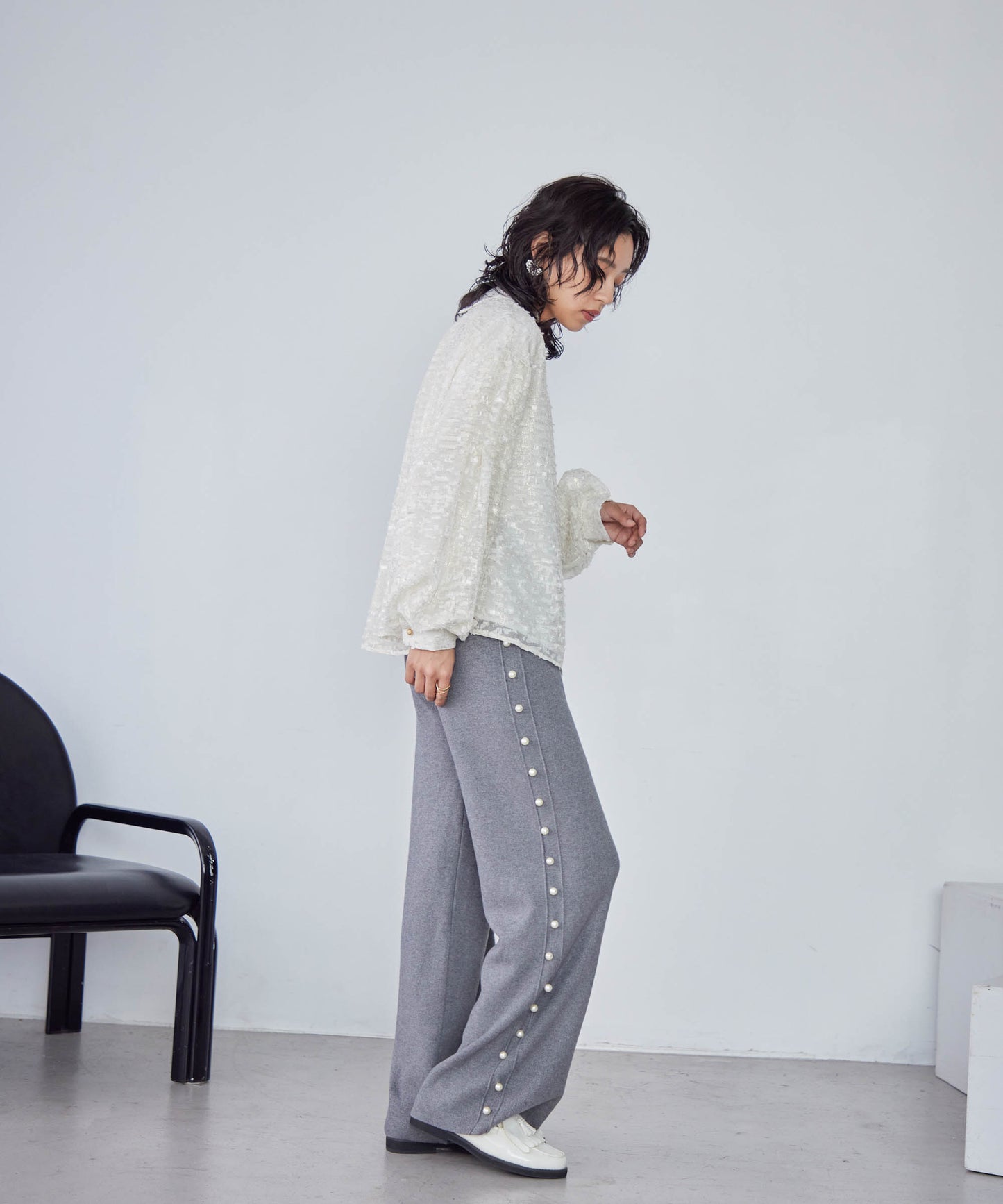 knit pants with side pearls
