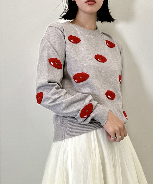 three dimensional lips knit