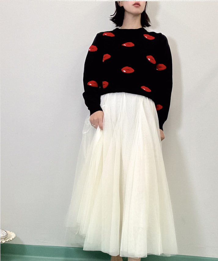 three dimensional lips knit