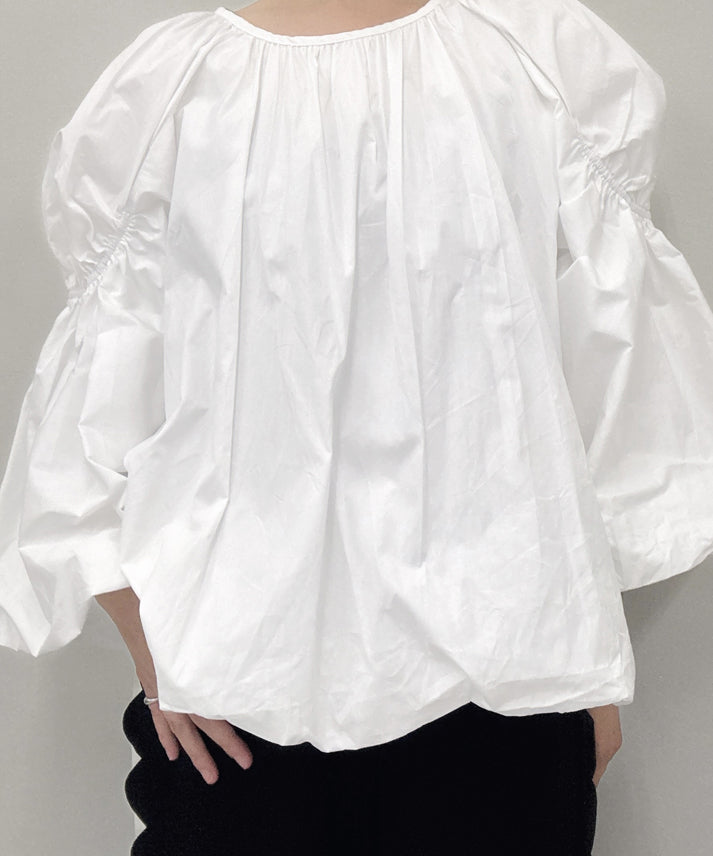 volume long sleeve blouse